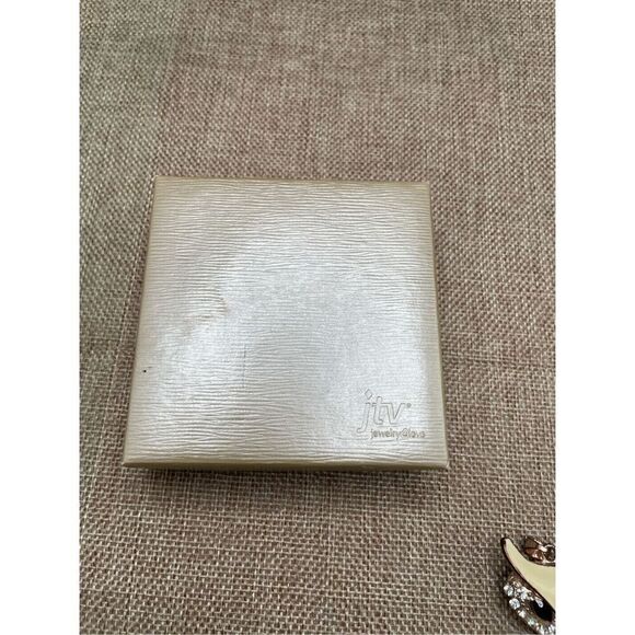 New Furry Fox Bling Pendant Foxy Cleopatra Crystals Gift Idea Collection Piece - Picture 7 of 10